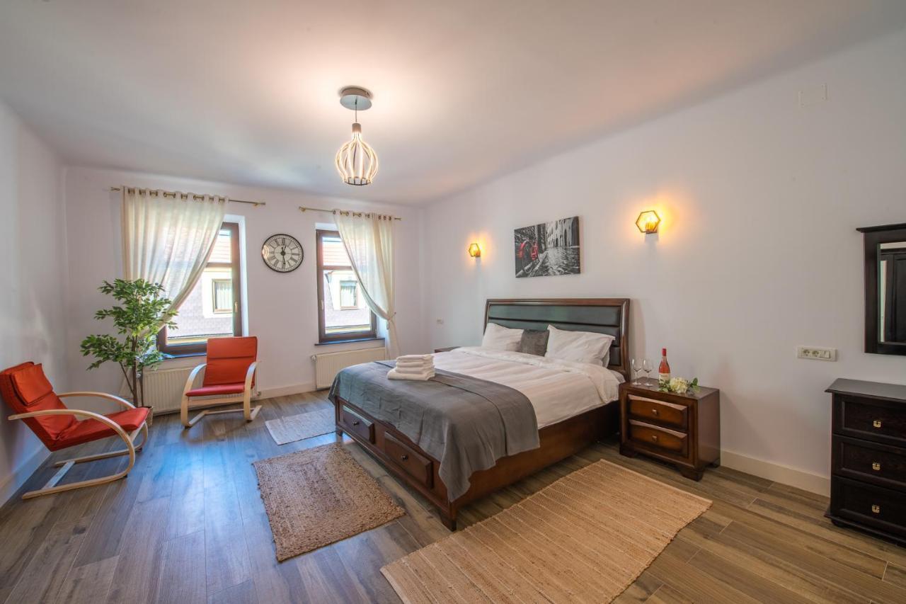 Old Town Suites Braşov Exteriör bild